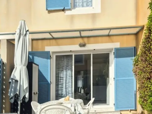 Maison La Londe Les Maures 3 pièce(s) 45 m2 325 000