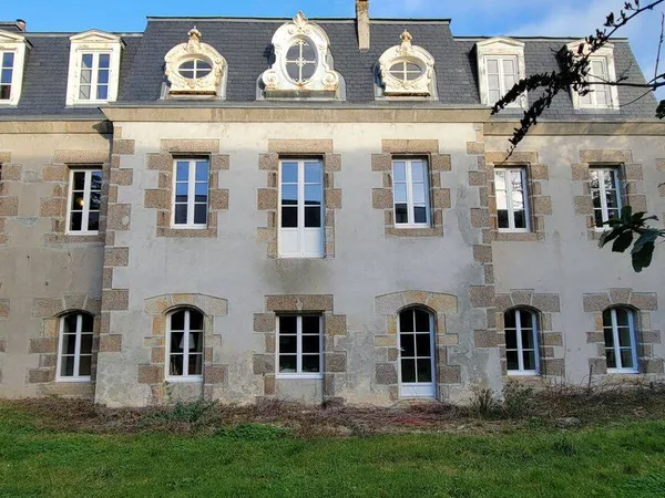 Maison 13 pièces 357 m²