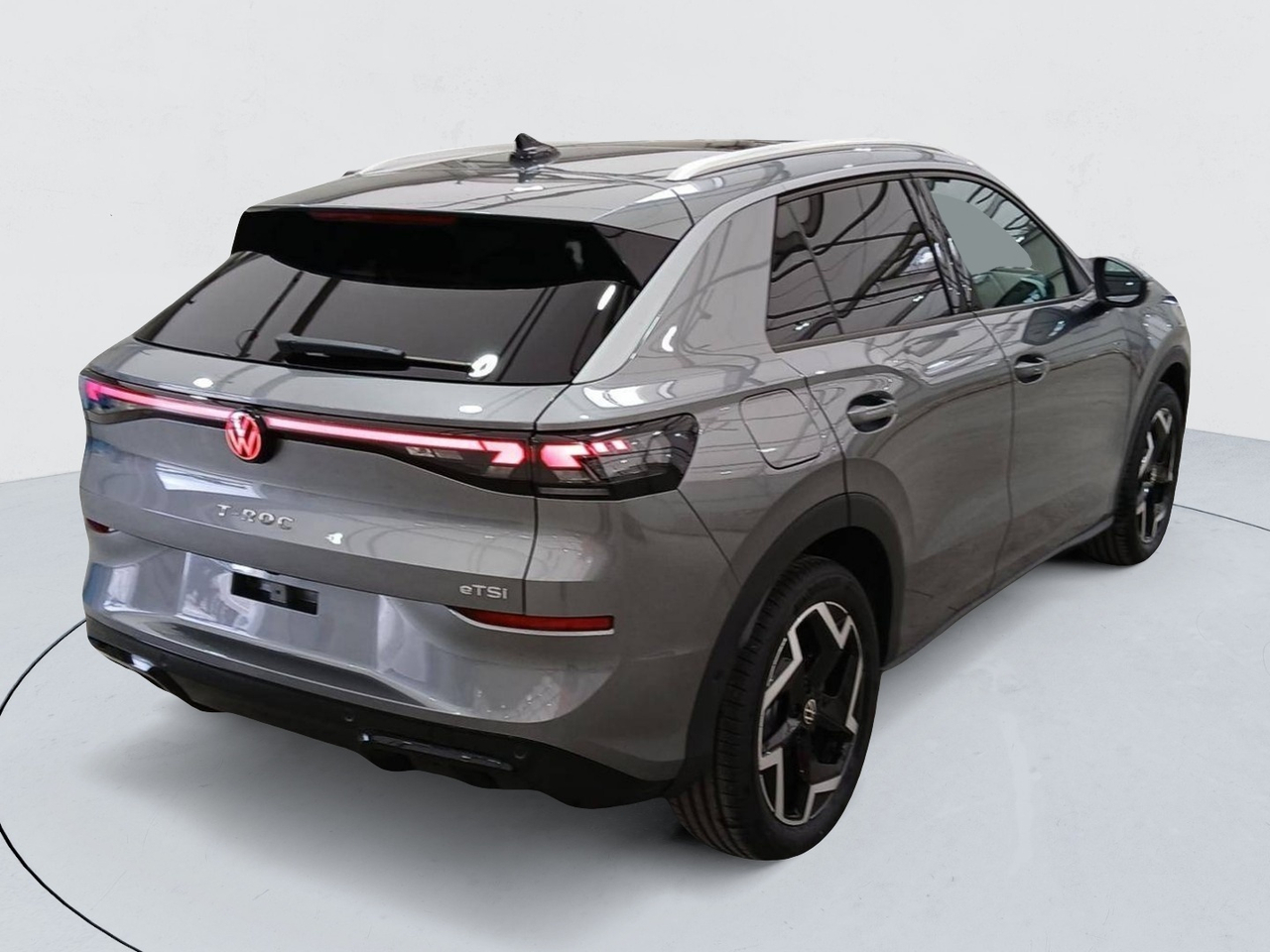 Volkswagen T-Roc — photo 5