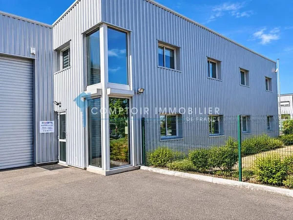 Entrepôt 924 m²
