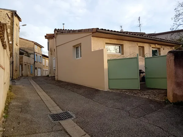maison confortable meublée avec garage