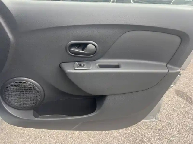 Dacia Sandero sce 75 — photo 16