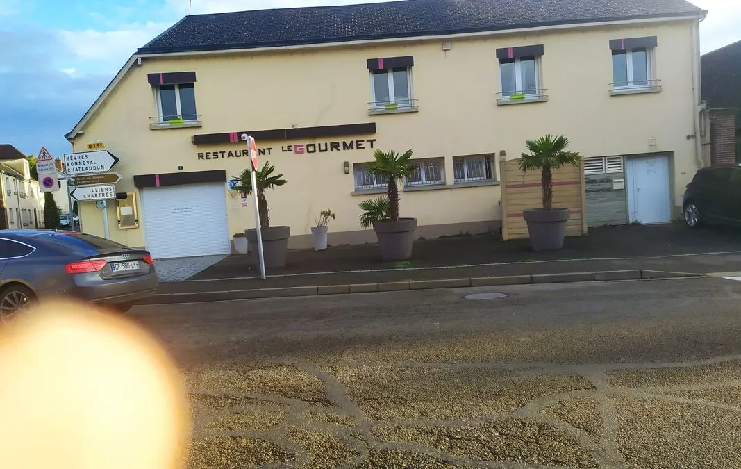 Photo 1