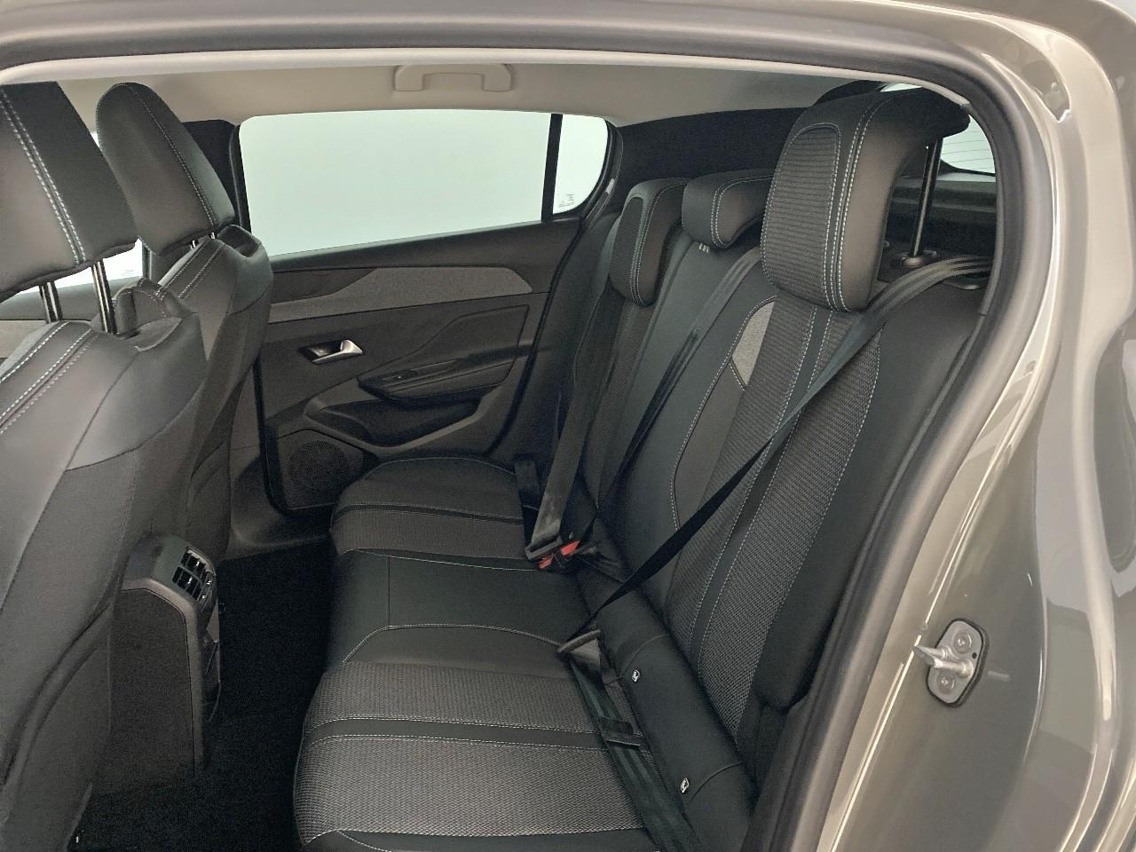 Peugeot 308 hybrid 145 e-dcs6 allure — photo 10