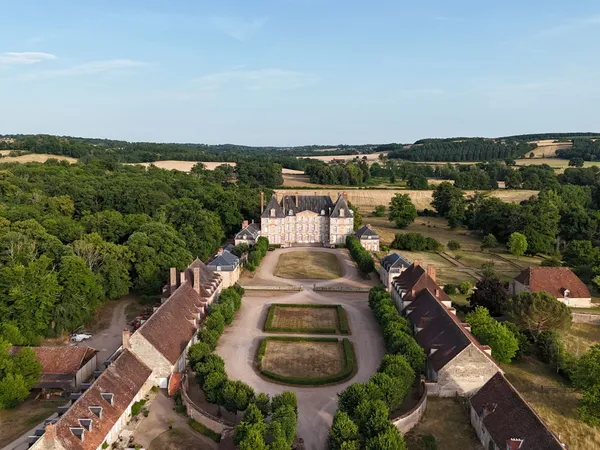 Loue maison à la campagne dans un château exceptionnel, 10 couchages, 3h de Paris/Lyon, Forêt de Tro