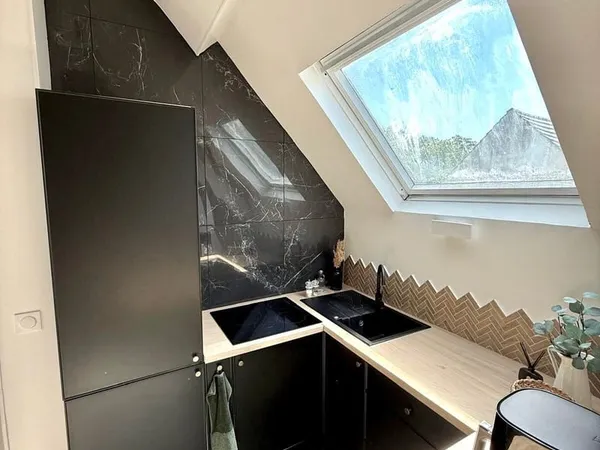 Grand appartement 2 pièces en dernier étage à 7 min à pied de la gare de Meaux