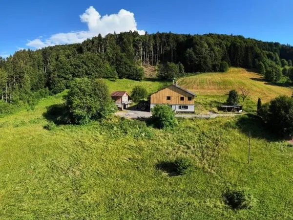 Ferme 200m2, avec Mazot, 3 900m2