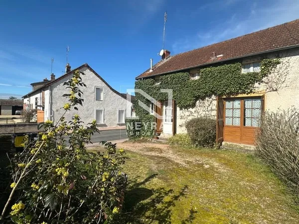 Maison Mitoyenne avec dépendance - Une belle opportunité au coeur de Vitry-en-Charollais