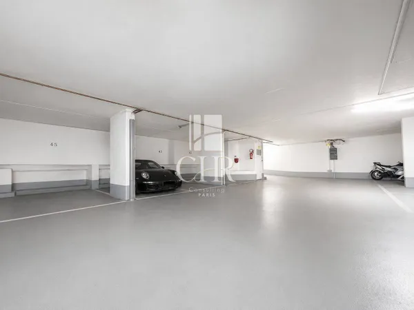 Parking 12 m²