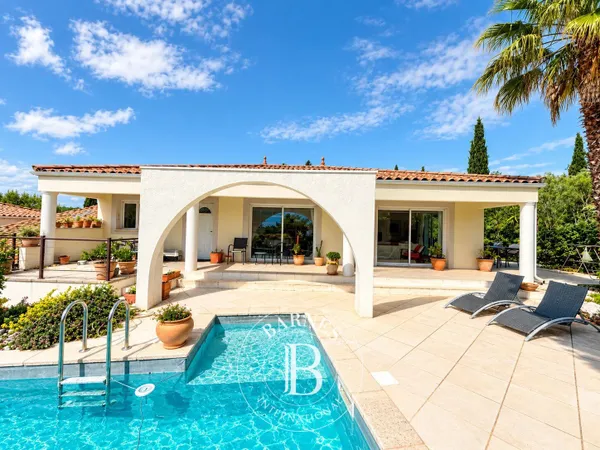 GIGNAC - MAISON 5 PIECES AVEC PISCINE, VUE PANORAMIQUE ET ENVIRONNEMENT PRIVILÉGIÉ