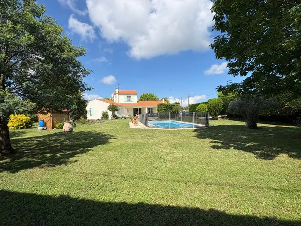 Maison 8 pièces 203 m²