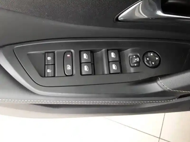 Peugeot 308 sw puretech 130ch s&amp;s eat8 — photo 20