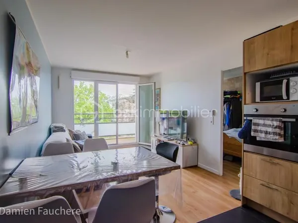 Appartement F2 lumineux - 2014 - Dernier étage avec balcon et parking sécurisé