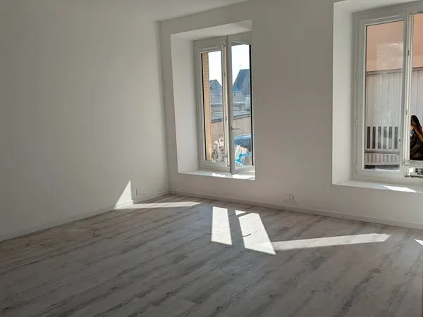 Studio 28m² rénové - Centre-ville de Gallardon