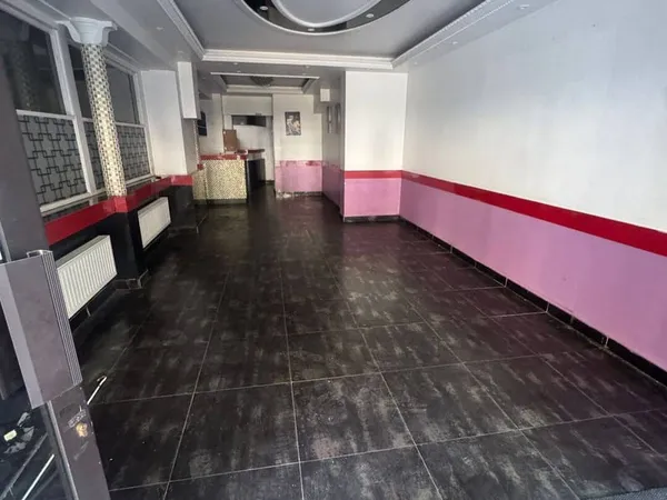Boutique 2 pièces 90 m²