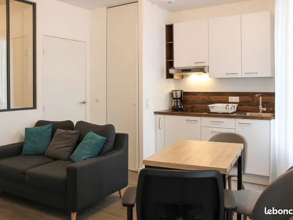 Charmant deux pièces - 33,5 m² - Issy-les-Moulineaux