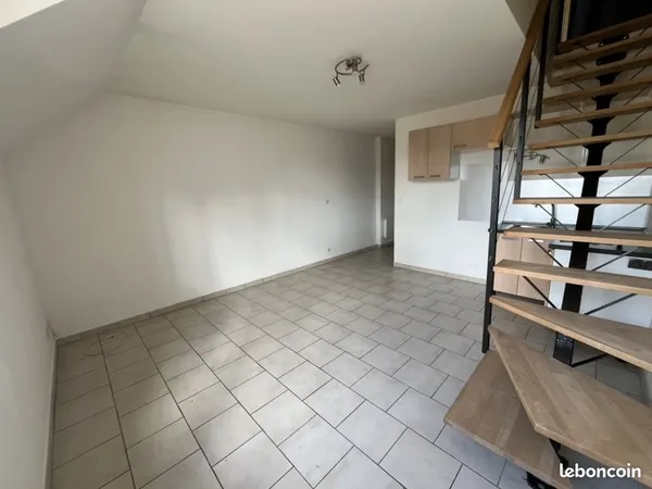 A louer en plein centre etrechy t3 en duplex