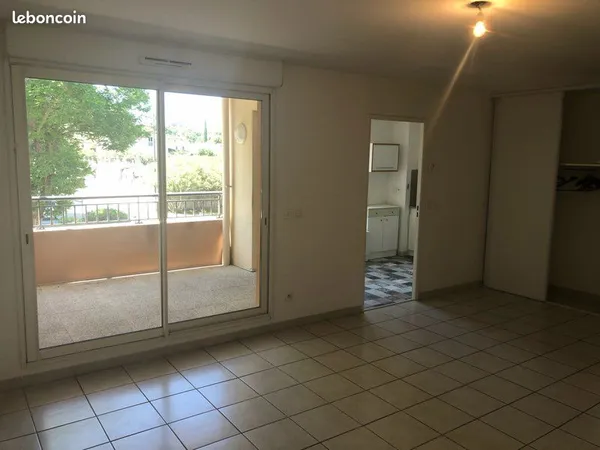 Appartement T3 71 m2 avec terrasse Six Fours les plages