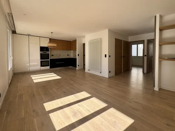 Magnifique appartement entièrement rénové, 79m2, 4 pièces,