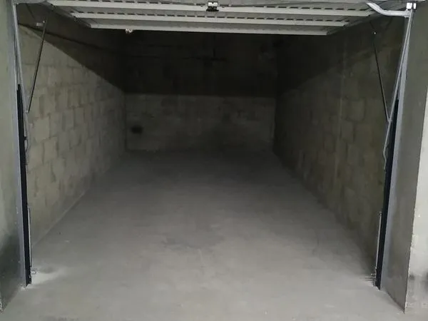 Garage à louer
