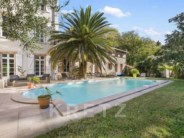 Maison 17 pièces 790 m²