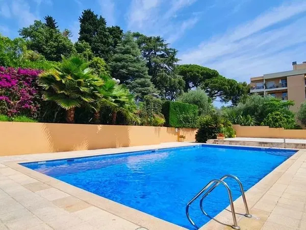 Appartement 3 pièces avec terrasses - Résidence Château Saint An