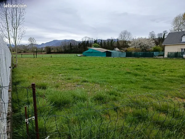 Terrain constructible de 1811 m2