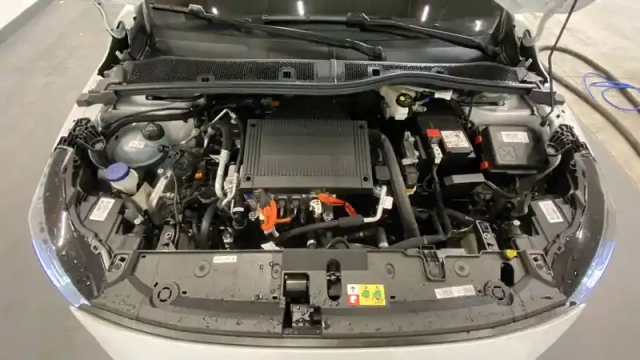 Peugeot 208 electrique 50 kwh 136ch — photo 60