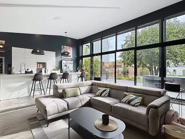 Maison 5 pièces 235 m²
