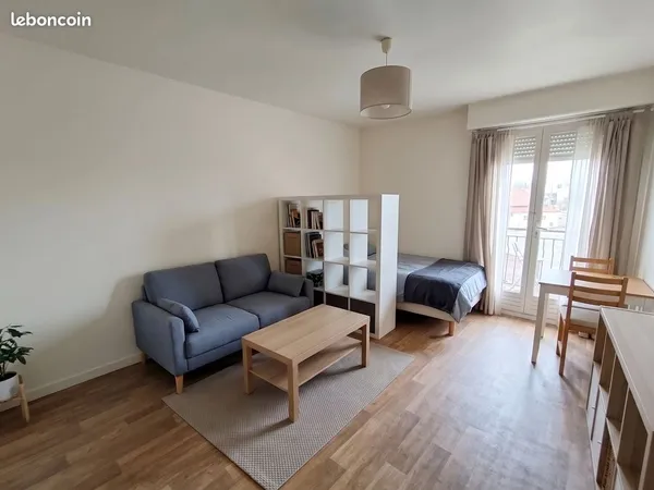 Studio Rénové & Meublé 28m² avec Balcon et Parking - Nogent-le-Rotrou