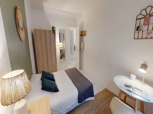 Chambre à Paris - Rue Euryale Dehaynin, Vilette