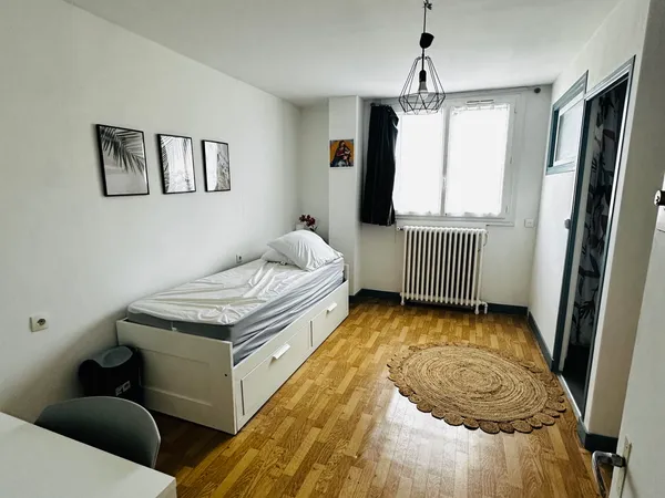 Loue chambre en colocation dans maison