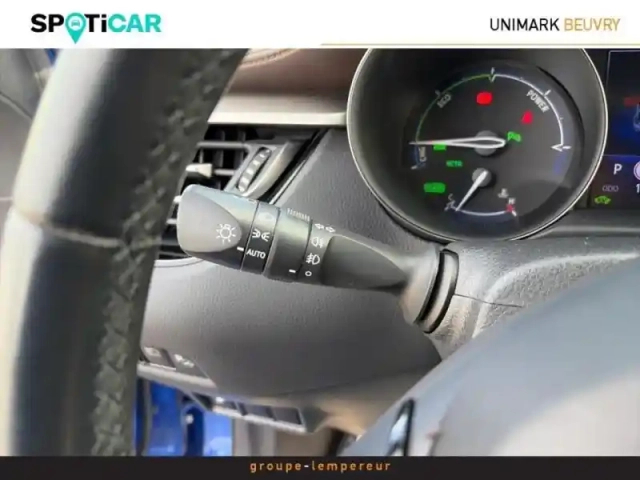 Toyota C-Hr 122h distinctive 2wd e-cvt — photo 15