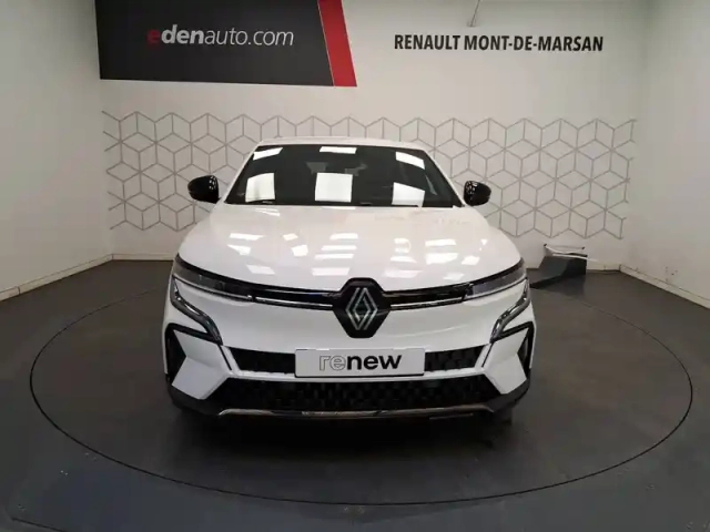 Renault Megane e-tech ev60 220 ch super charge — photo 8