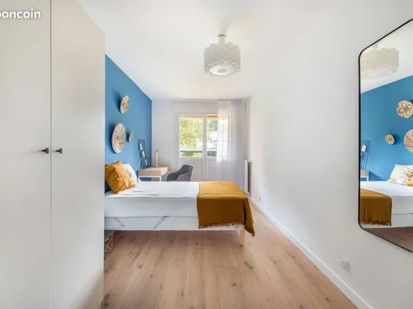Chambre meublée 13m² dans colocation de 5 chambres - Proximité Gorge de Loup Métro D