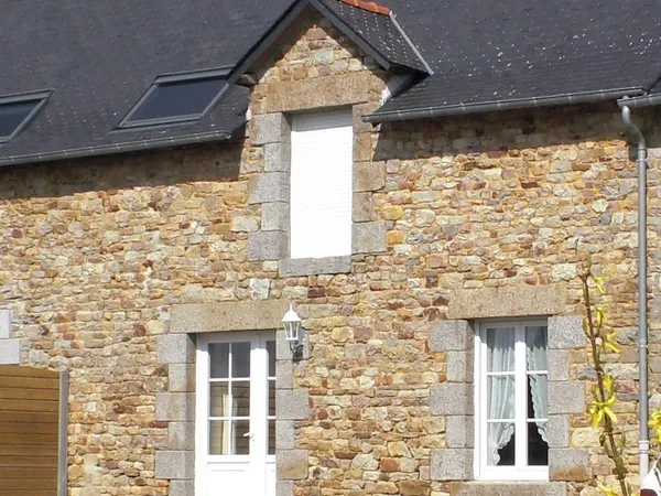 T4 de 110 m² avec jardin et garage - Saint-Aubin-du-Cormier