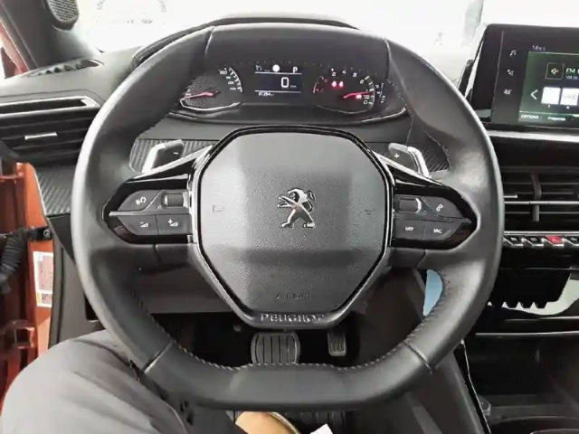 Peugeot 2008 bluehdi 130 s&amp;s eat8 — photo 9