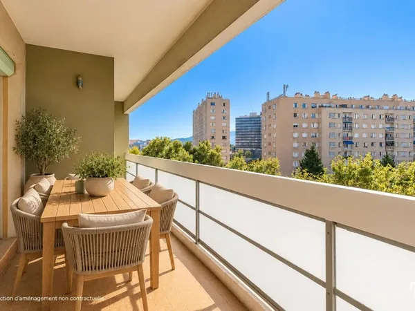 Vends t4 - 87 m² - Marseille 5Ème 13005