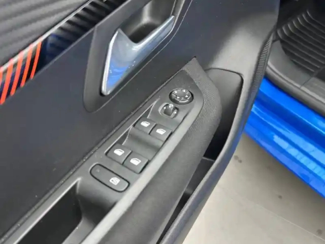 Peugeot 208 electrique 50 kwh 136ch — photo 38