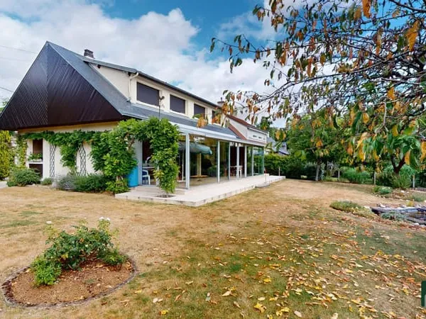 Maison familiale située dans un environnement privilégié - Lu