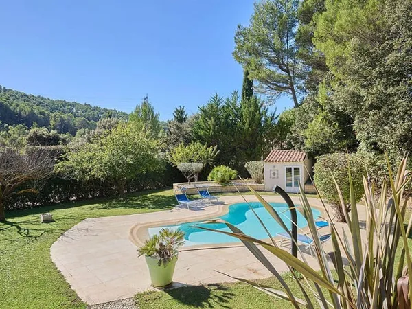Maison 7 pièces 207 m²