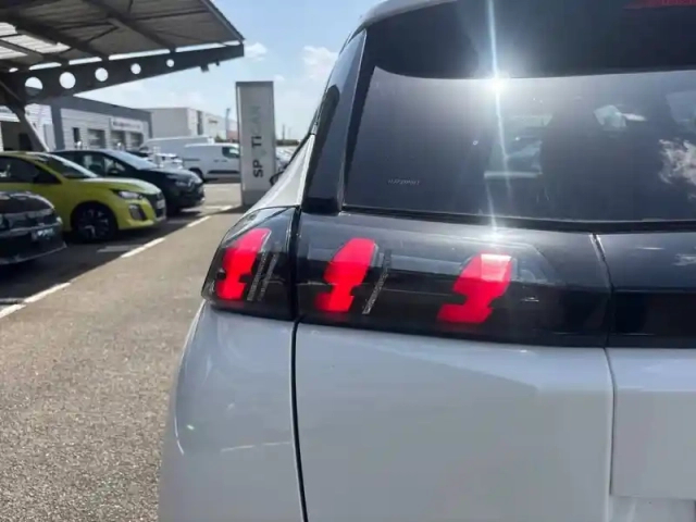 Peugeot 2008 puretech 100 s&amp;s bvm6 — photo 17