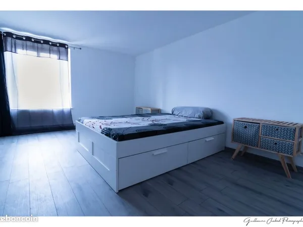 Chambre meublé en colocation