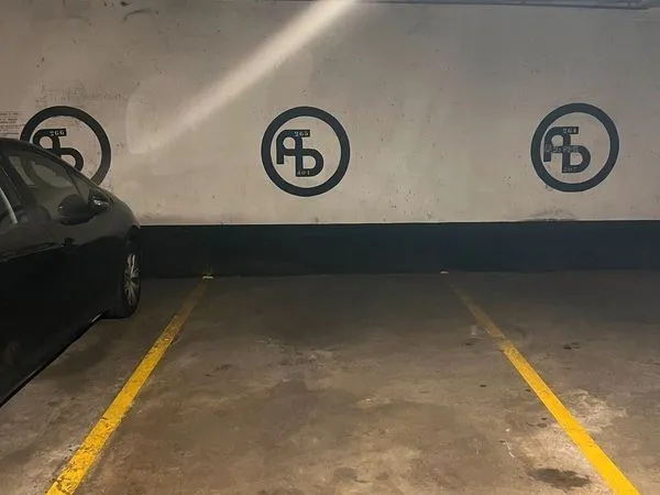 Place de Parking Sécurisée - Paris 13e- Proche Sortie & Galerie