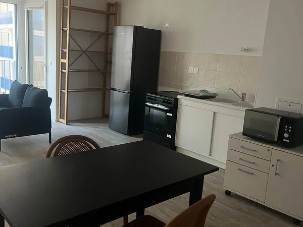 Chambre meublée en colocation