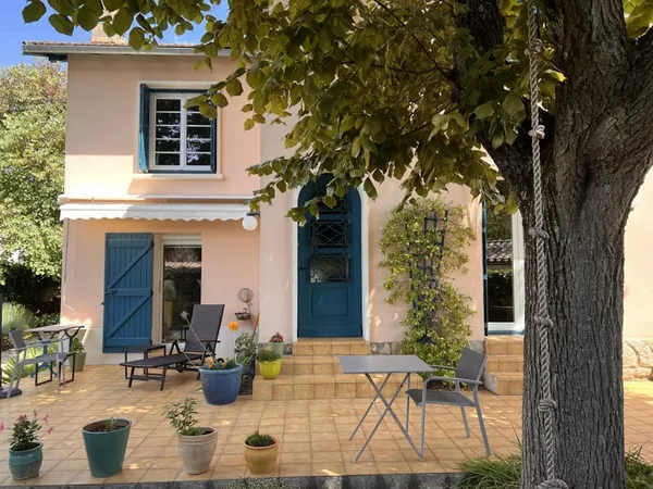 Charmante maison des années 1950 avec jardin et terrasse