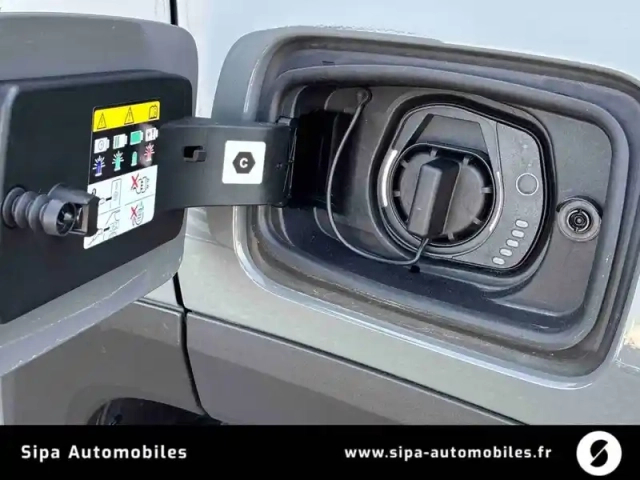 Jeep Renegade 1.3 turbo t4 240 ch phev at6 4xe eawd — photo 28