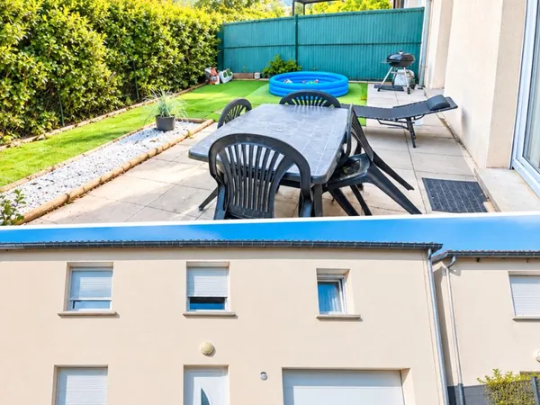 Loue maison contemporaine et mitoyenne