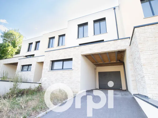 Maison 4 pièces 155 m²
