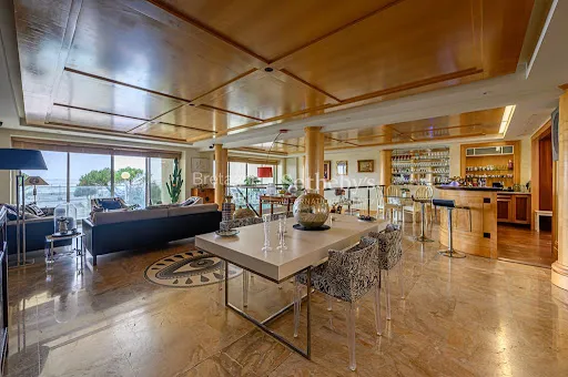 Appartement 5 pièces 183 m²